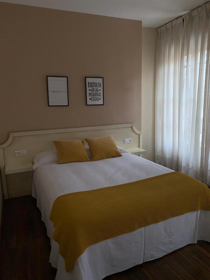 Hotel Los Robles Onís Kültér fotó