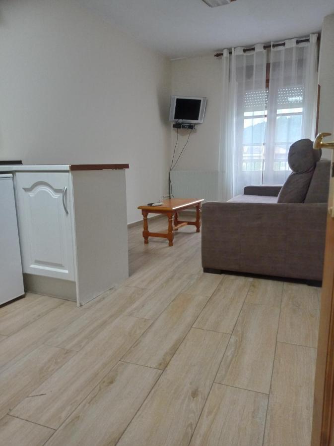 Hotel Los Robles Onís Kültér fotó