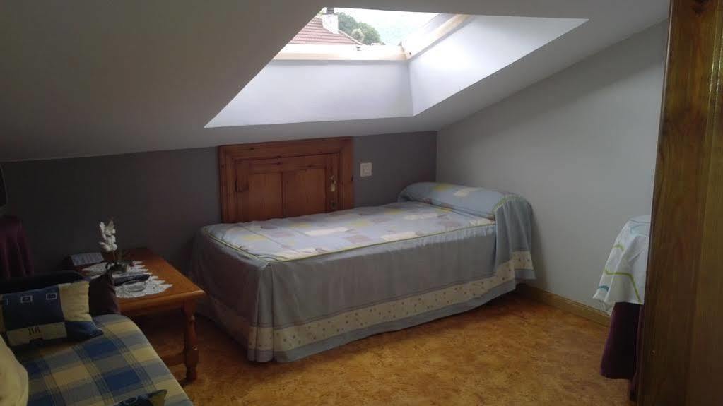 Hotel Los Robles Onís Kültér fotó
