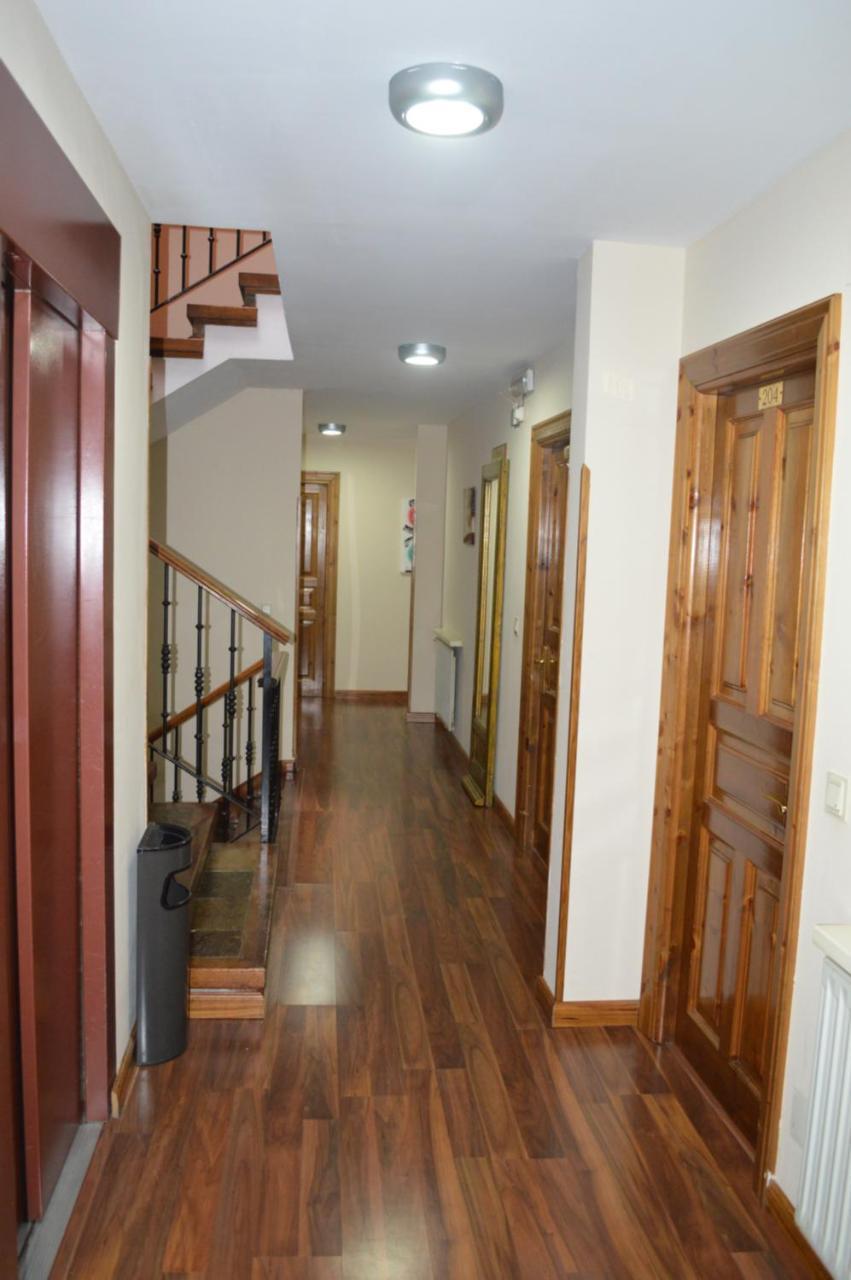 Hotel Los Robles Onís Kültér fotó